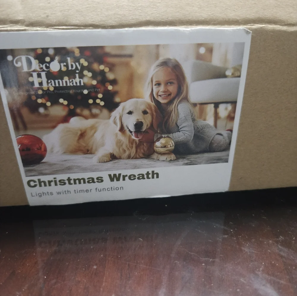 Lush Green Holiday Wreath for Festive Decor
